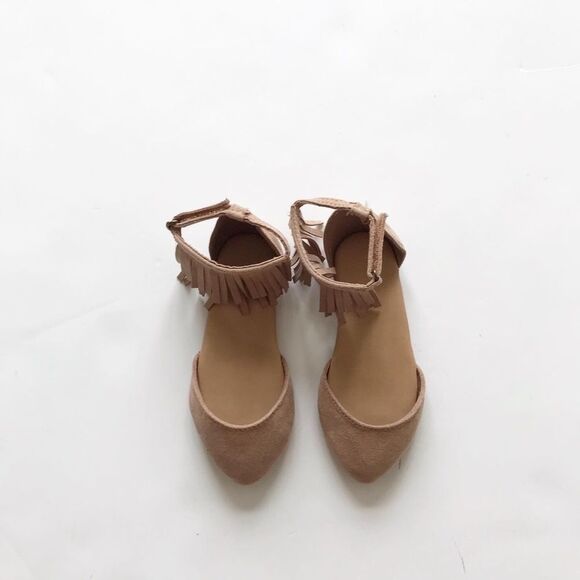 Old Navy faux suede nude fringe sandals EUC size 8 - Picture 2 of 4